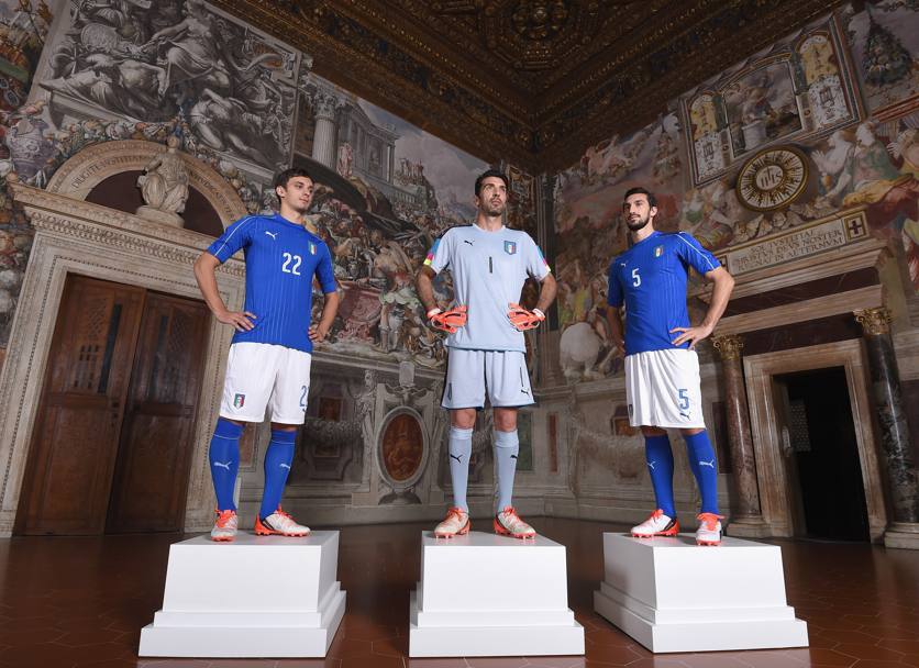 Gabbiadini, Buffon e Astori alla presentazione della maglia a Palazzo Vecchio